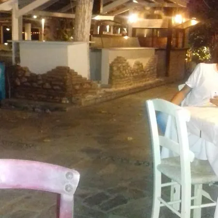 Taradella Hotel Alissos