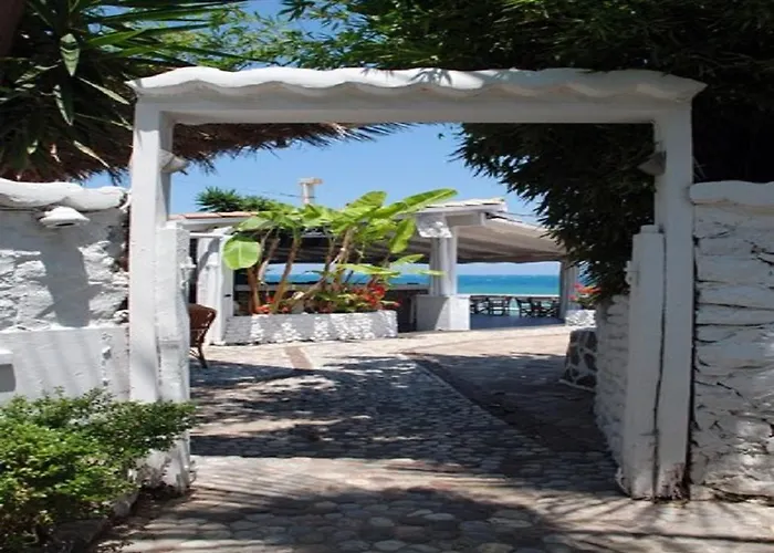 Отель Taradella