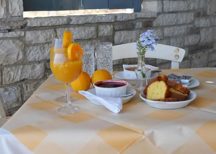 Taradella Отель